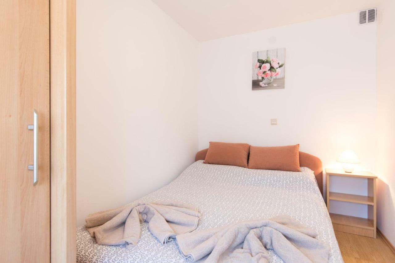 Apartment Adrijana Врбник Экстерьер фото